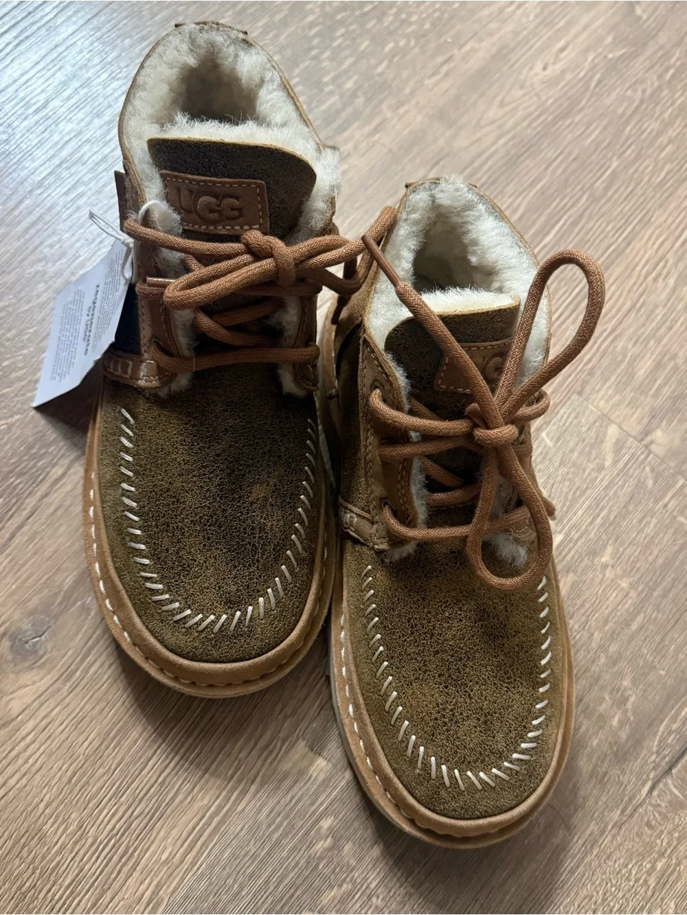 UGG Renegade Neumal Boots Men’s Size 4 / Women’s 5 / Kids 4Y